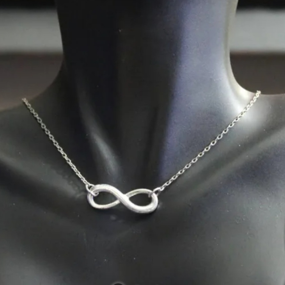 AVON INFINITY adjustable chain 17" to 20"
